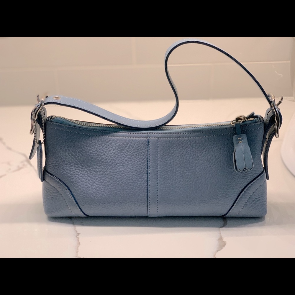 ❣️❣️Coach - Small Crossgrain Leather - Cornflower Blue❣️❣️